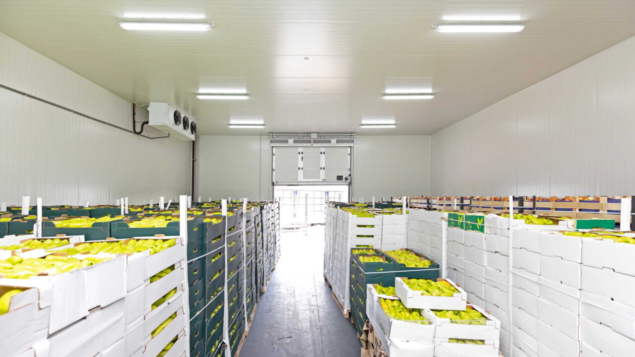 Lighting for cold and freezer rooms